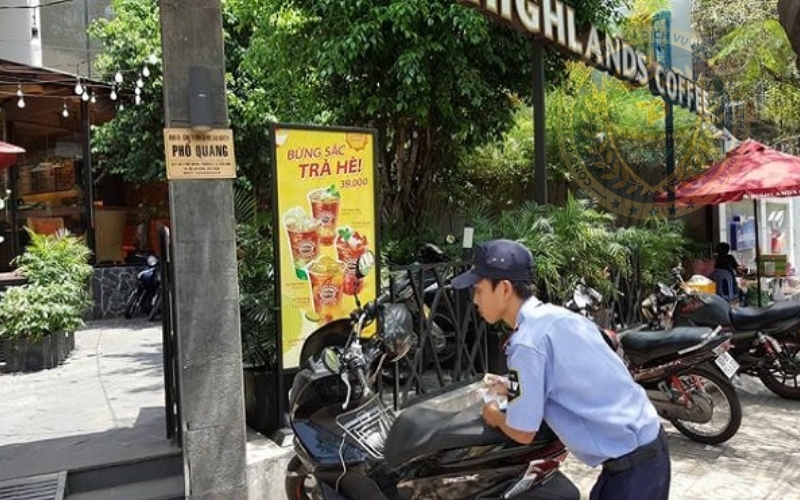 bảo vệ quán cà phê