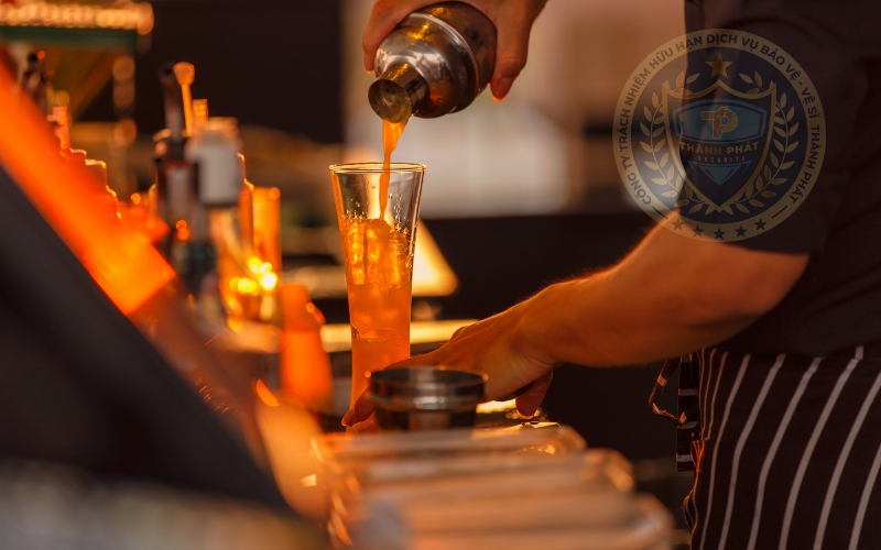 nhân viên pha chế