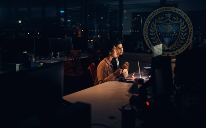 nhân viên kinh doanh ca đêm