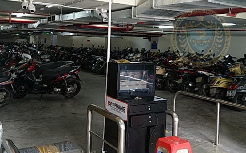 giữ xe máy qua đêm