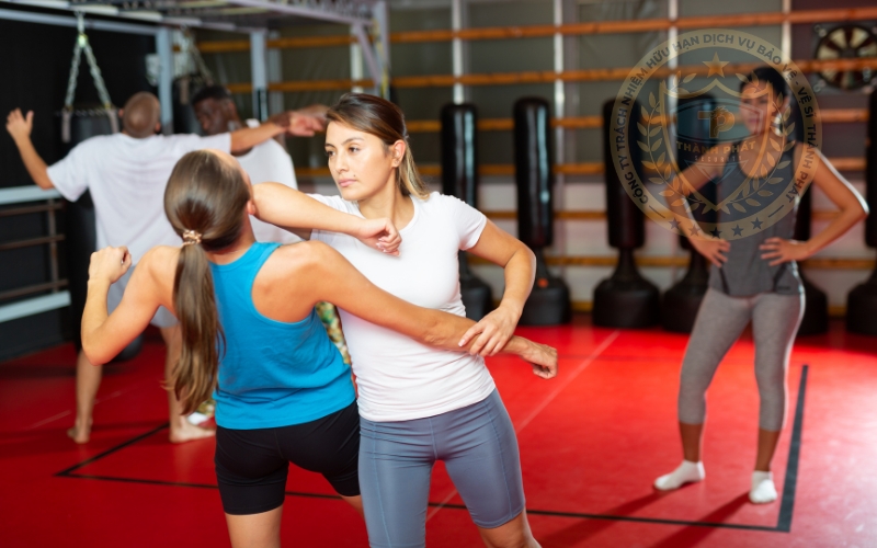 tấn công lại kẻ xấu