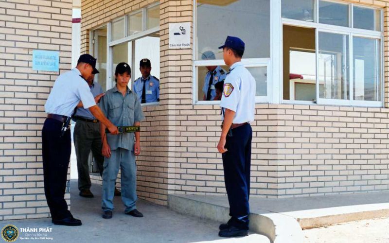 Thuê bảo vệ ca ngày cần lưu ý điều gì