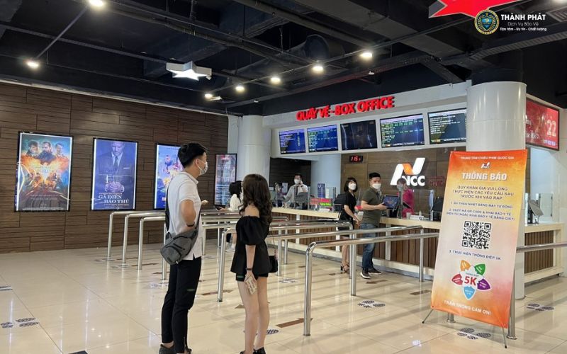 dịch vụ bảo vệ giữ xe rạp phim của bảo vệ thành phát
