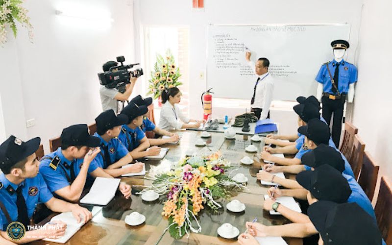 lưu ý khi soạn thảo và ký kết hợp đồng thuê bảo vệ công trường