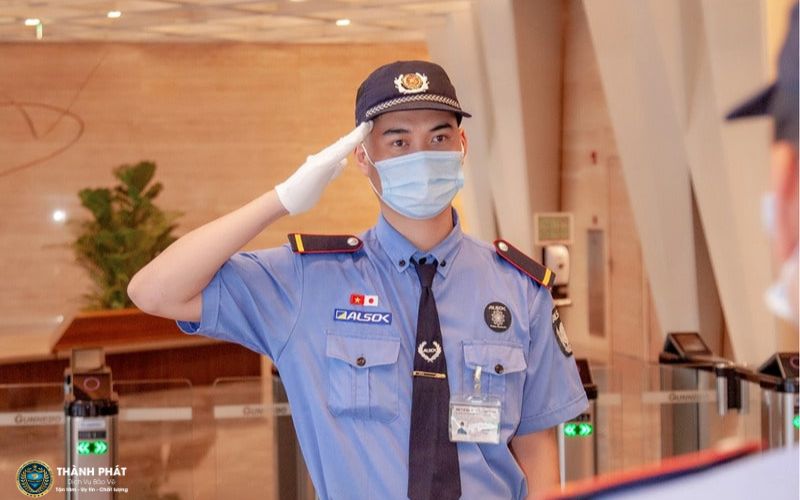 các yếu tố ảnh hưởng đến mức lương của nhân viên bảo vệ