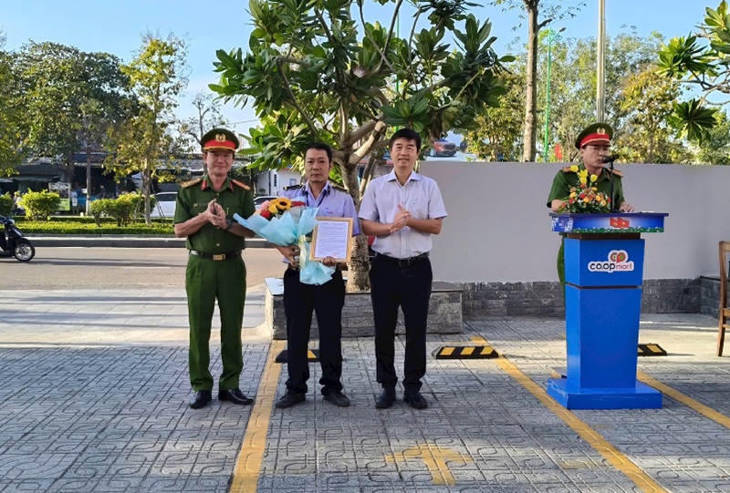 Các yếu tố ảnh hưởng đến lương bảo vệ siêu thị co.opmart