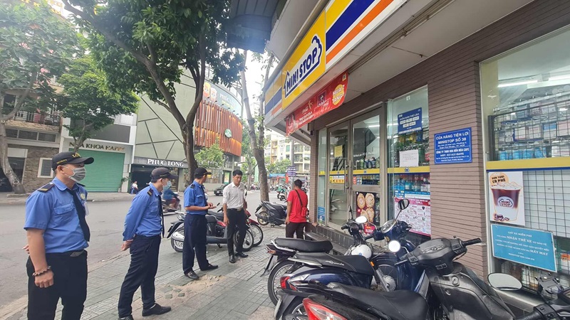 Công việc của bảo vệ cửa hàng tiện lợi gồm những gì