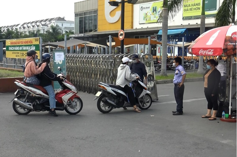 Công việc hàng ngày của bảo vệ tại Emart