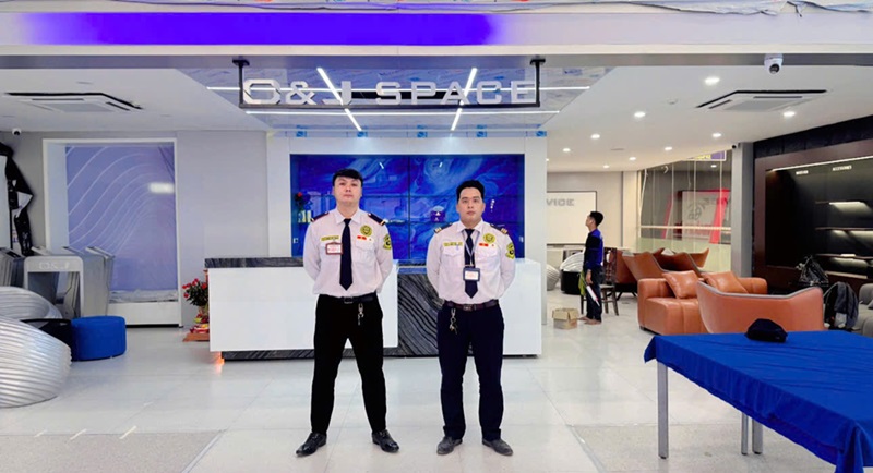 Lưu lượng người ra vào phức tạp